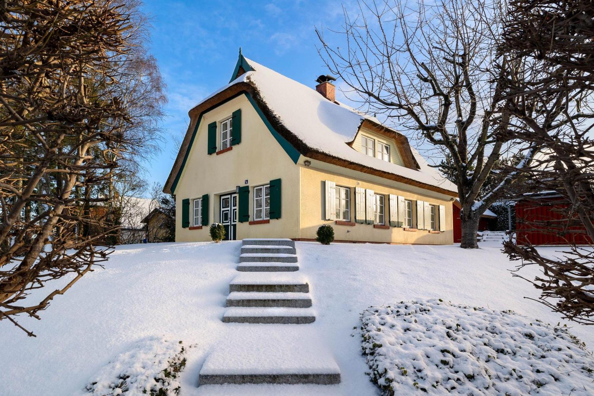 Ferienhaus Preetz 1A - Idylle Unter Reet Burtevitz ภายนอก รูปภาพ