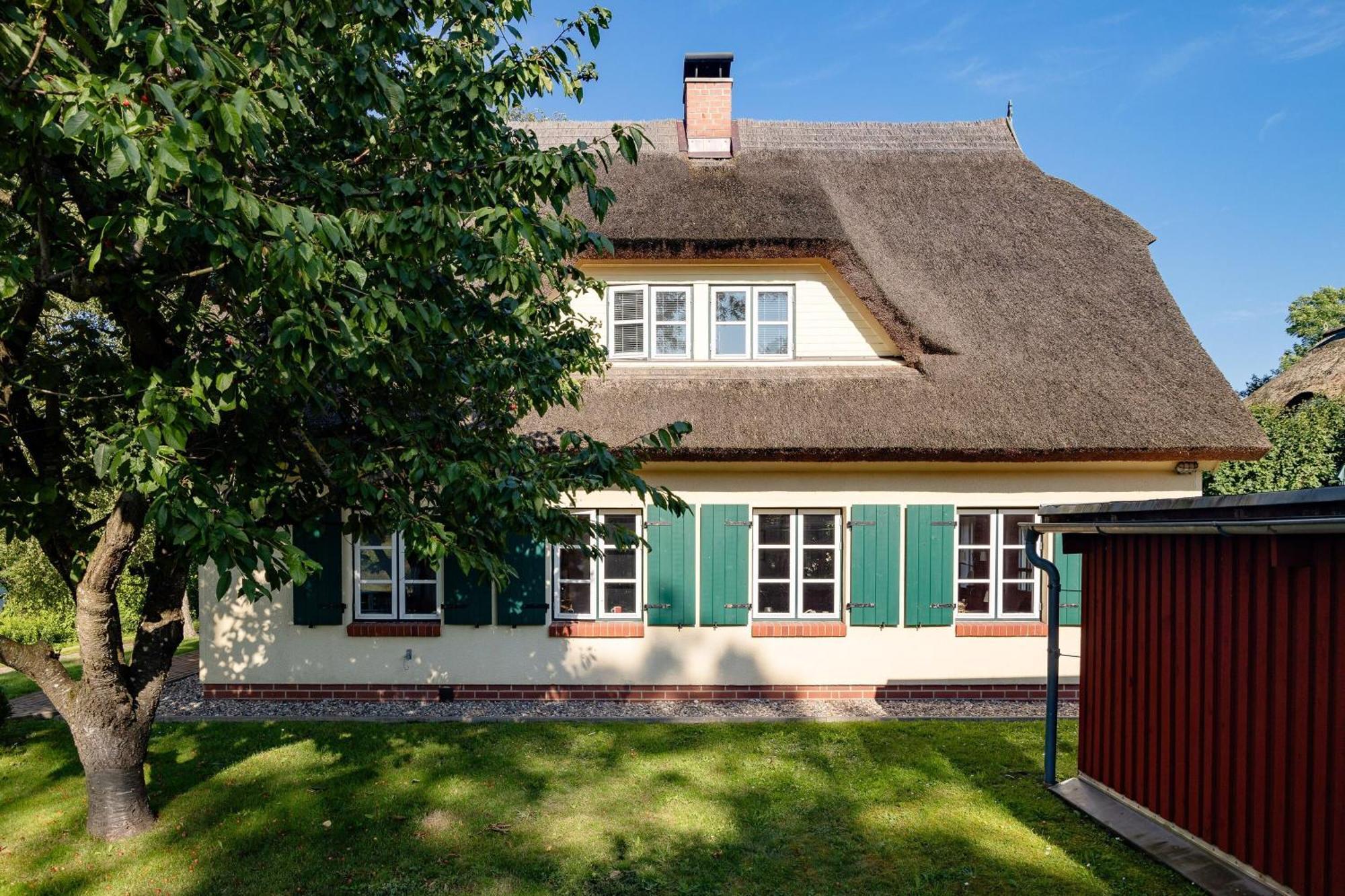 Ferienhaus Preetz 1A - Idylle Unter Reet Burtevitz ภายนอก รูปภาพ