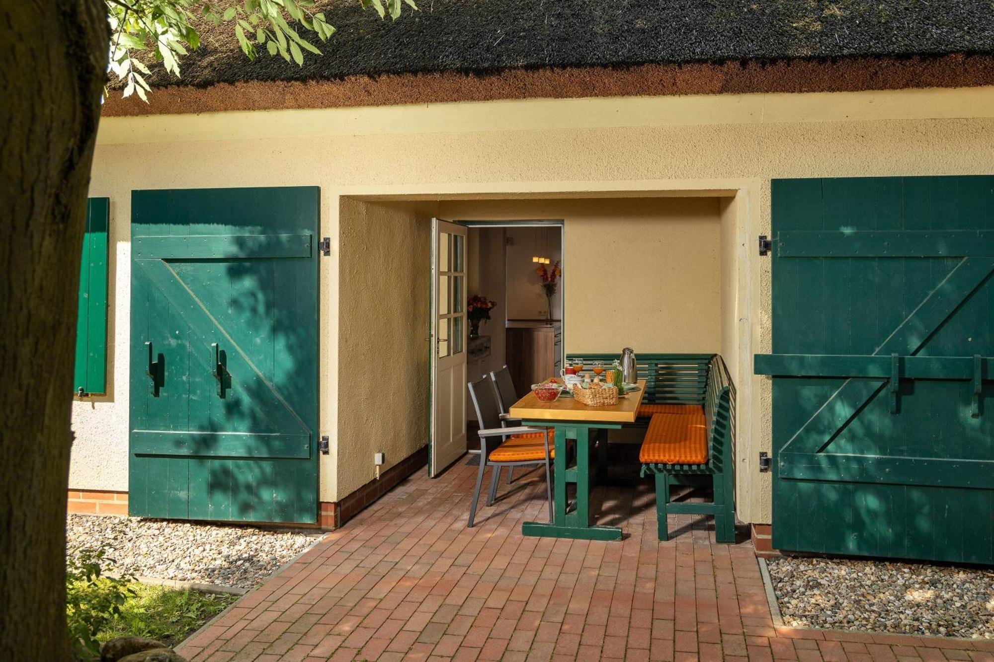 Ferienhaus Preetz 1A - Idylle Unter Reet Burtevitz ภายนอก รูปภาพ