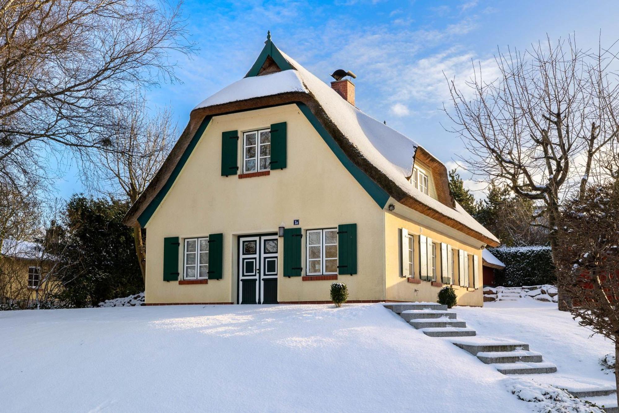 Ferienhaus Preetz 1A - Idylle Unter Reet Burtevitz ภายนอก รูปภาพ