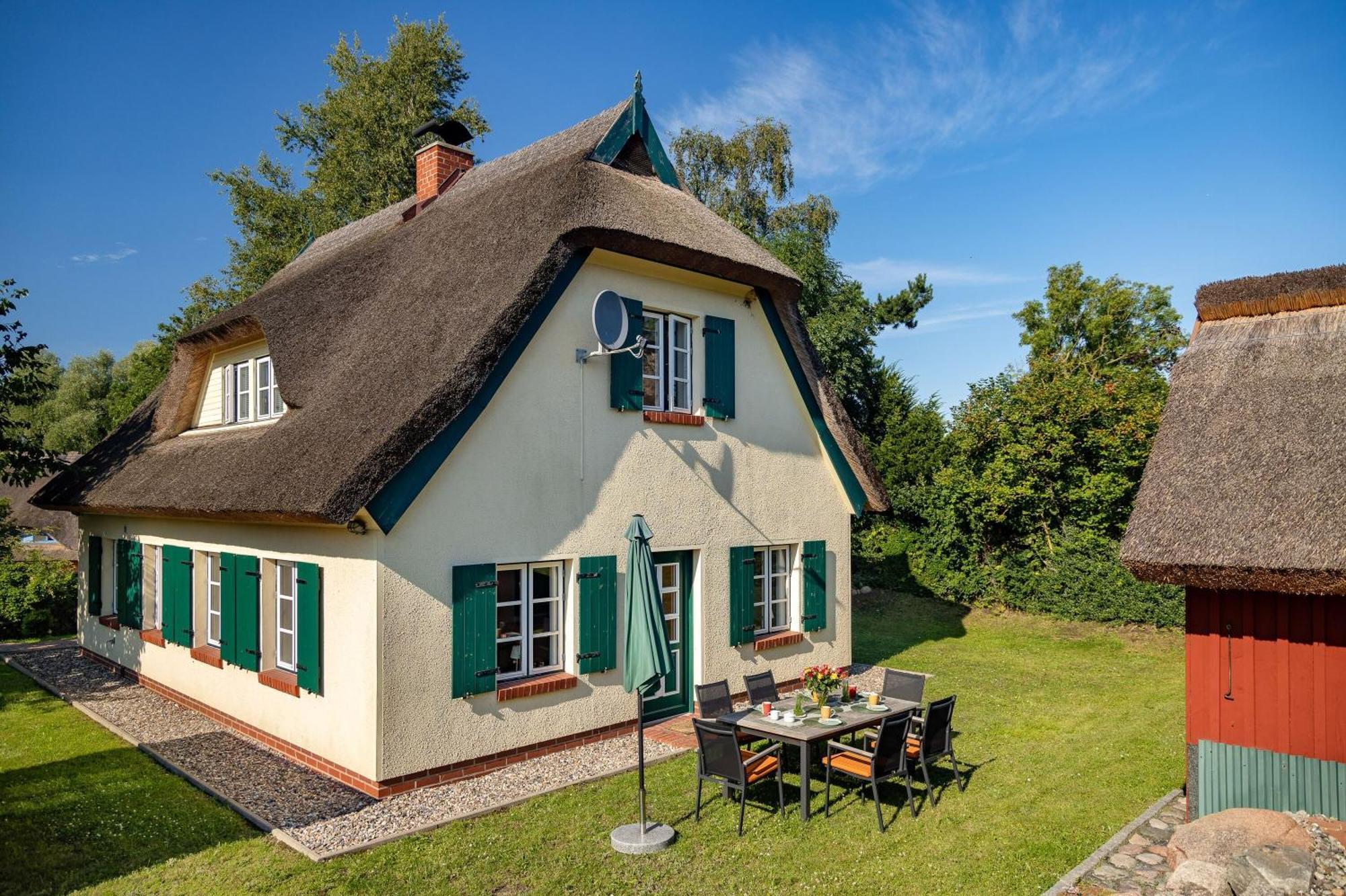 Ferienhaus Preetz 1A - Idylle Unter Reet Burtevitz ภายนอก รูปภาพ