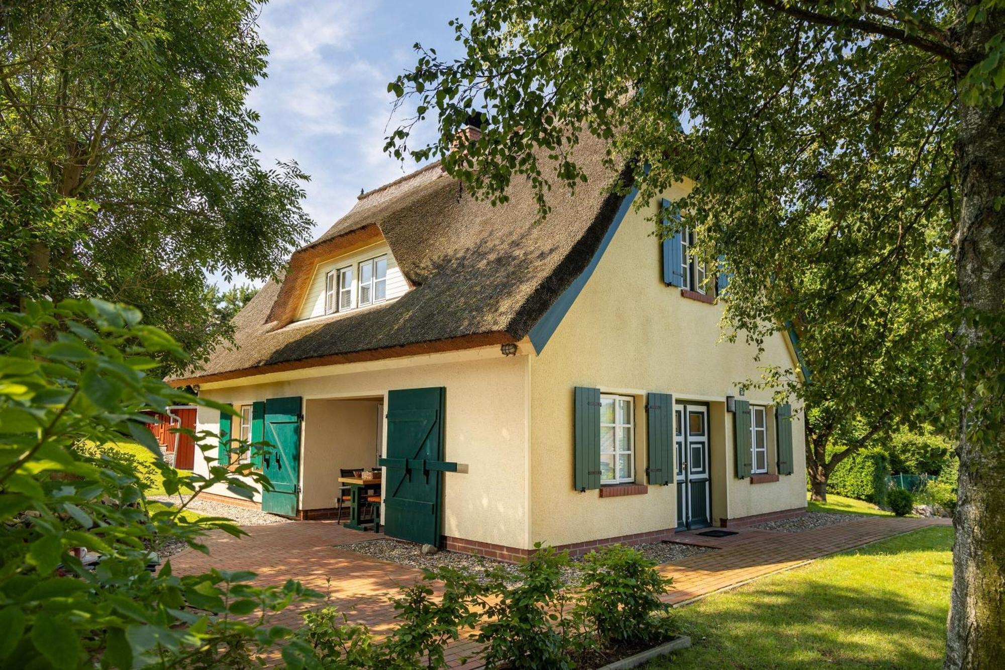 Ferienhaus Preetz 1A - Idylle Unter Reet Burtevitz ภายนอก รูปภาพ